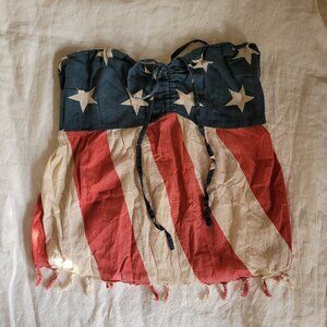 SIGNATURE Halter Top Fringe American Flag (Medium)